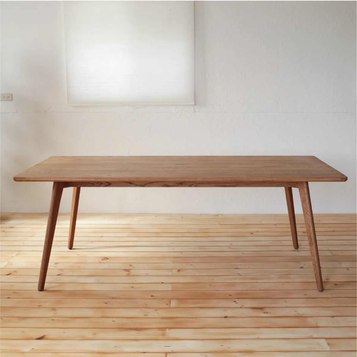 TB04 Table