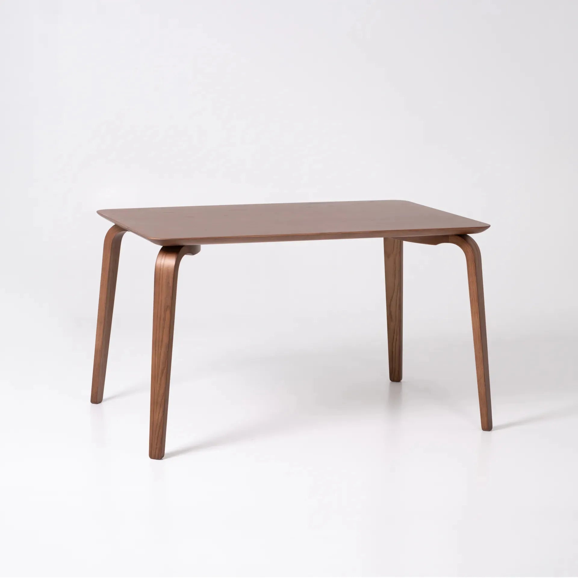 溪畔餐桌 Yy table