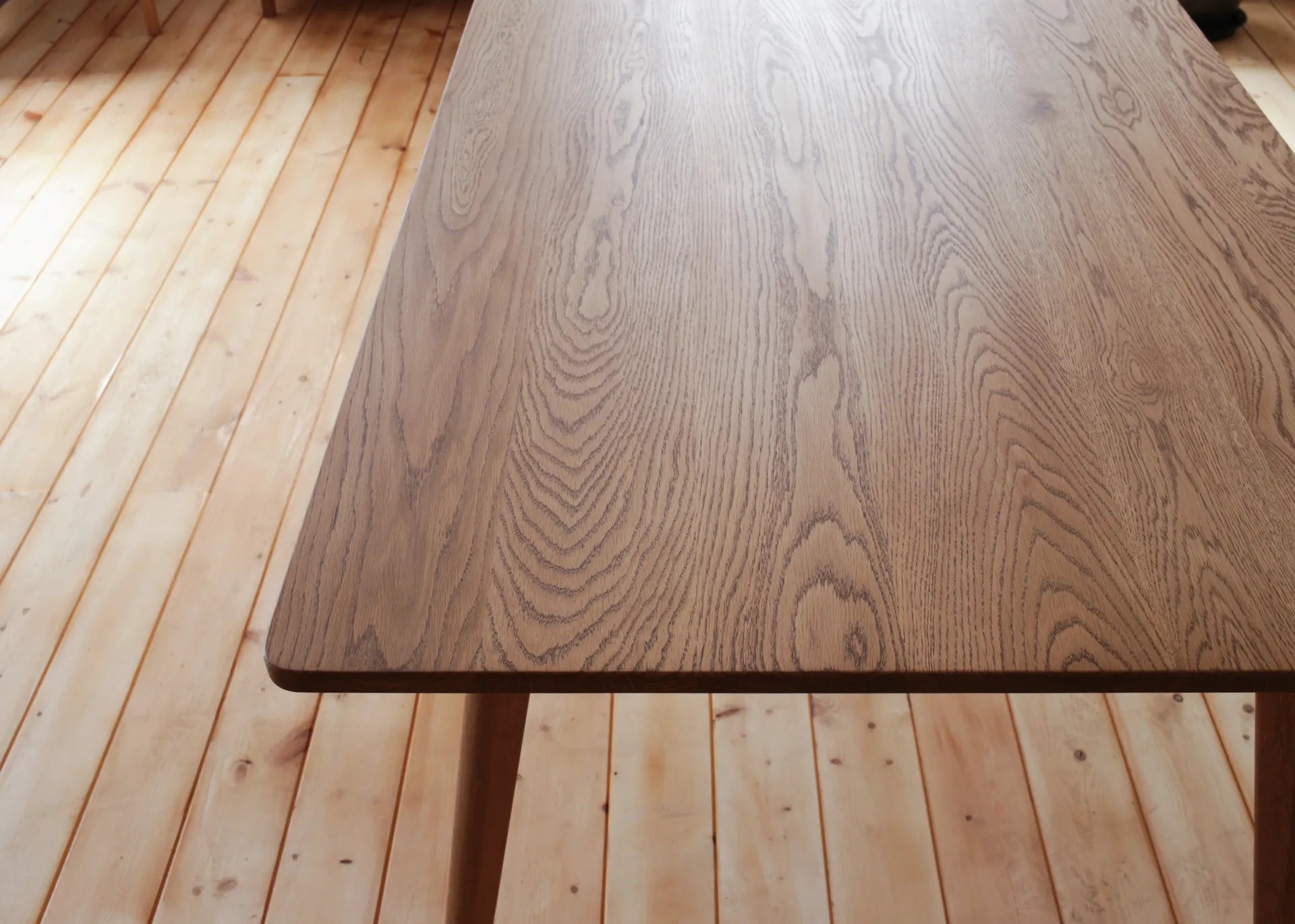 TB04 Table