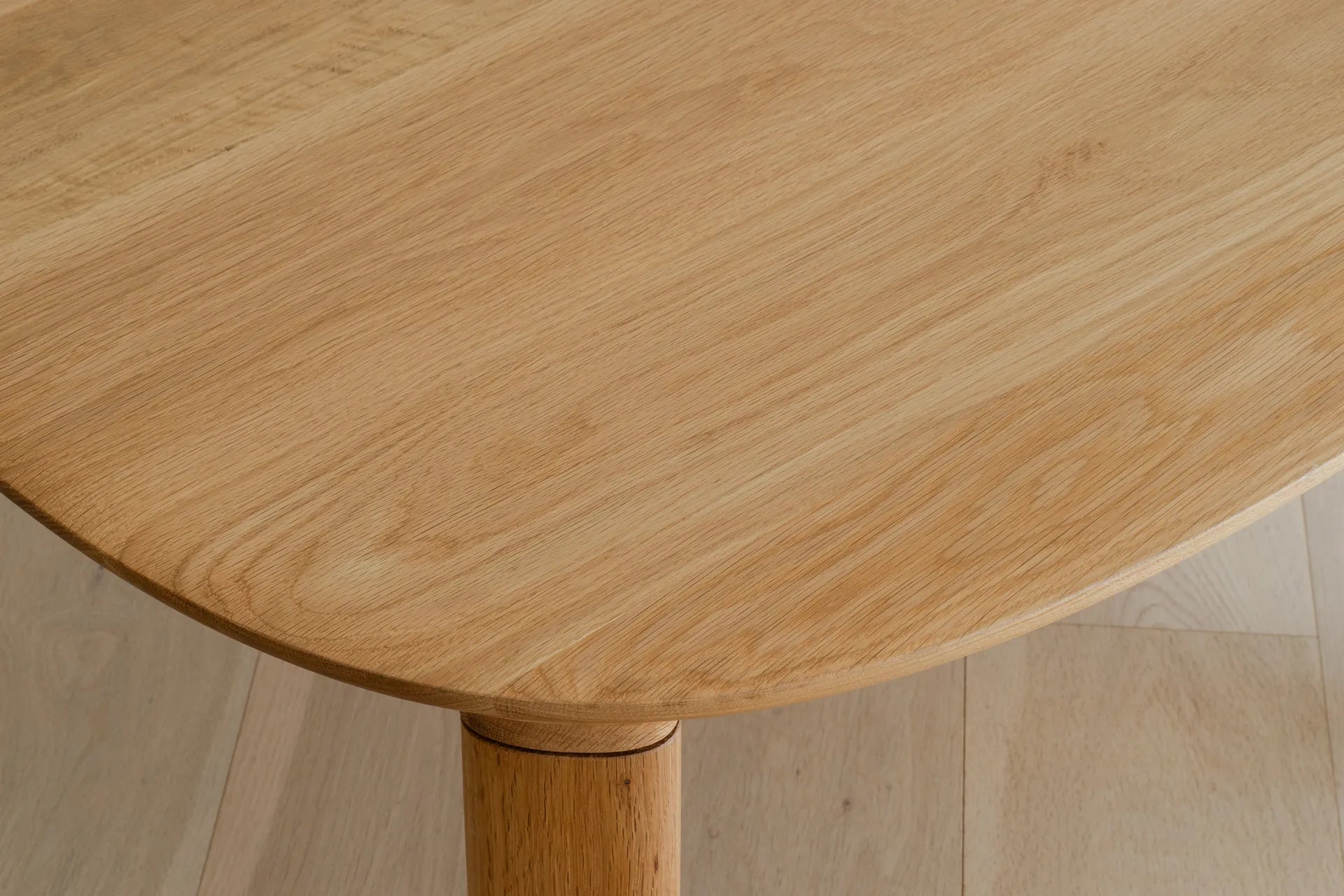 E03 Low Table