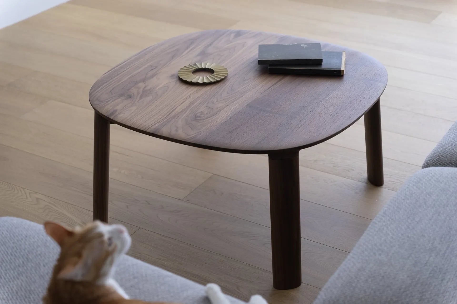 E03 Low Table