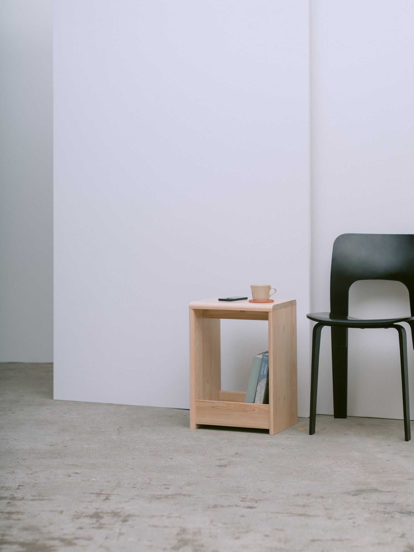 WOKA Box Stool