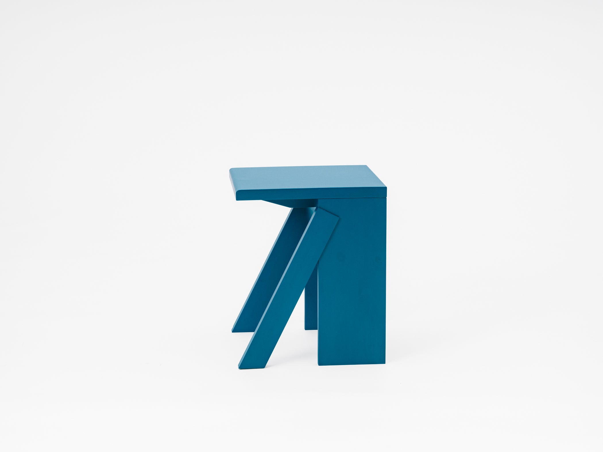 WOKA Stool