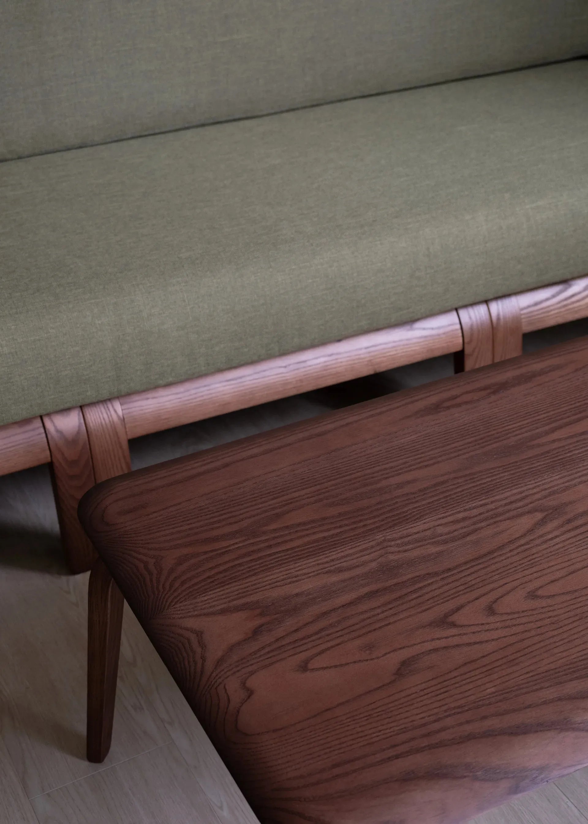 溪畔茶几 Yy coffee table