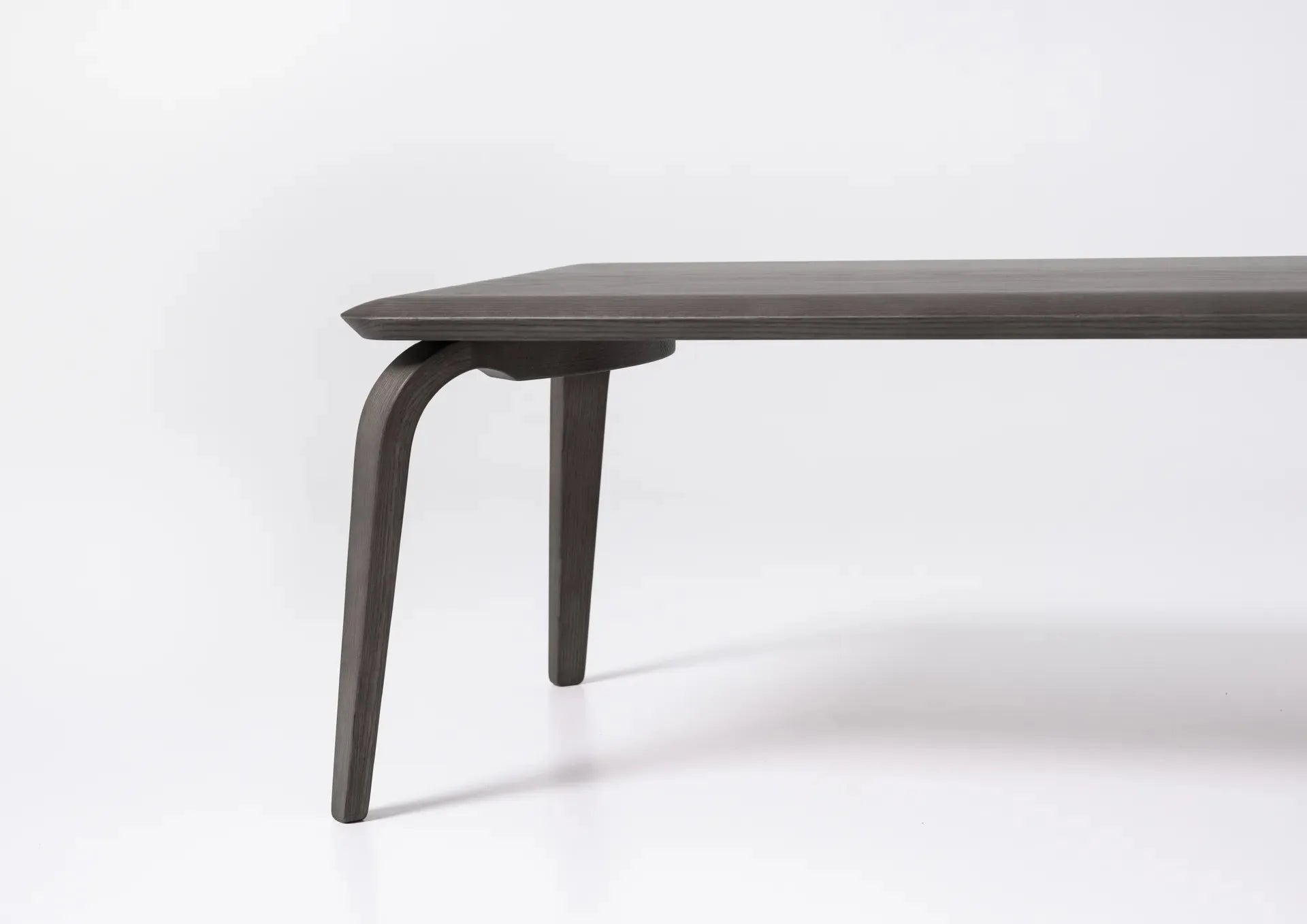 溪畔茶几 Yy coffee table