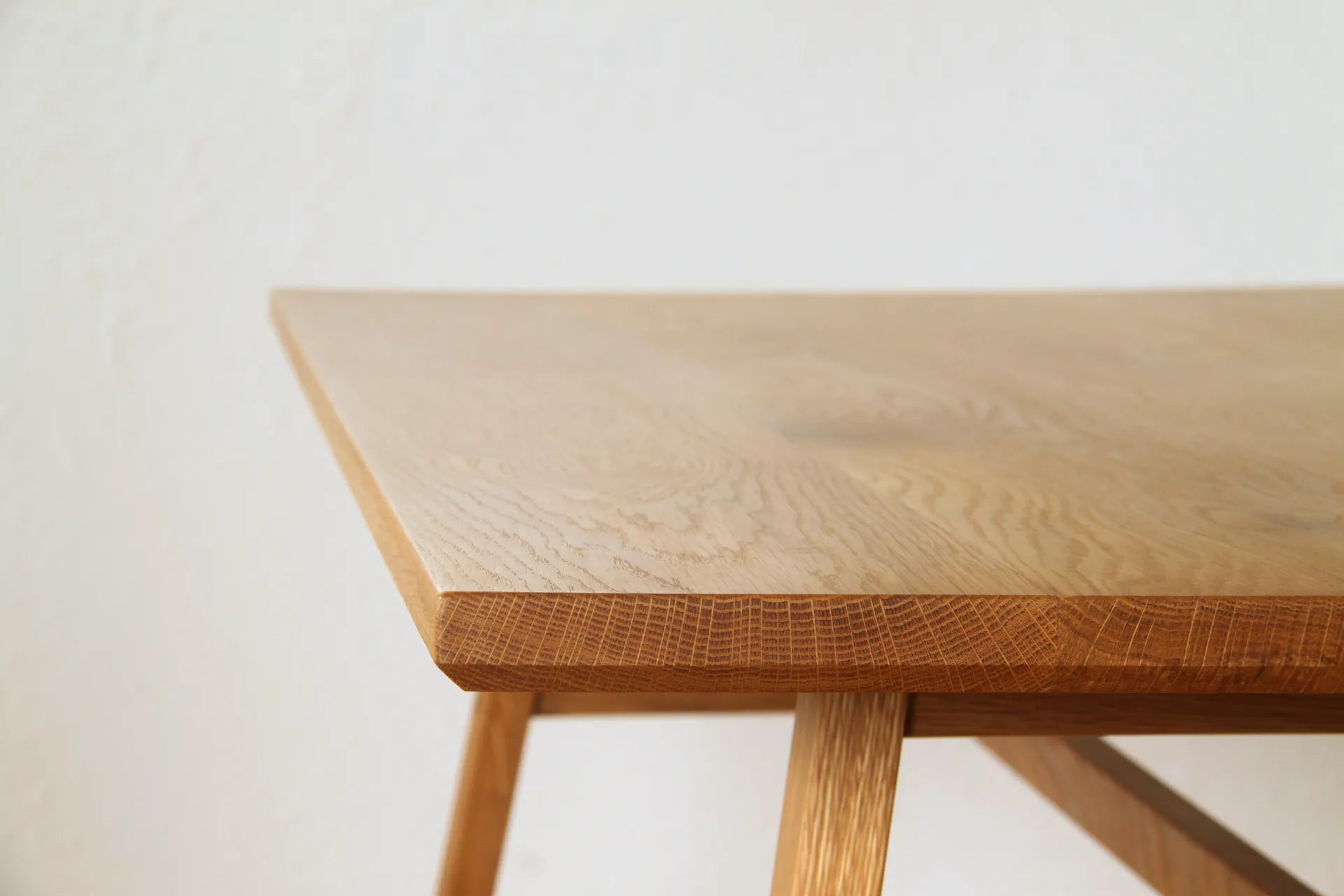 TB01 Table