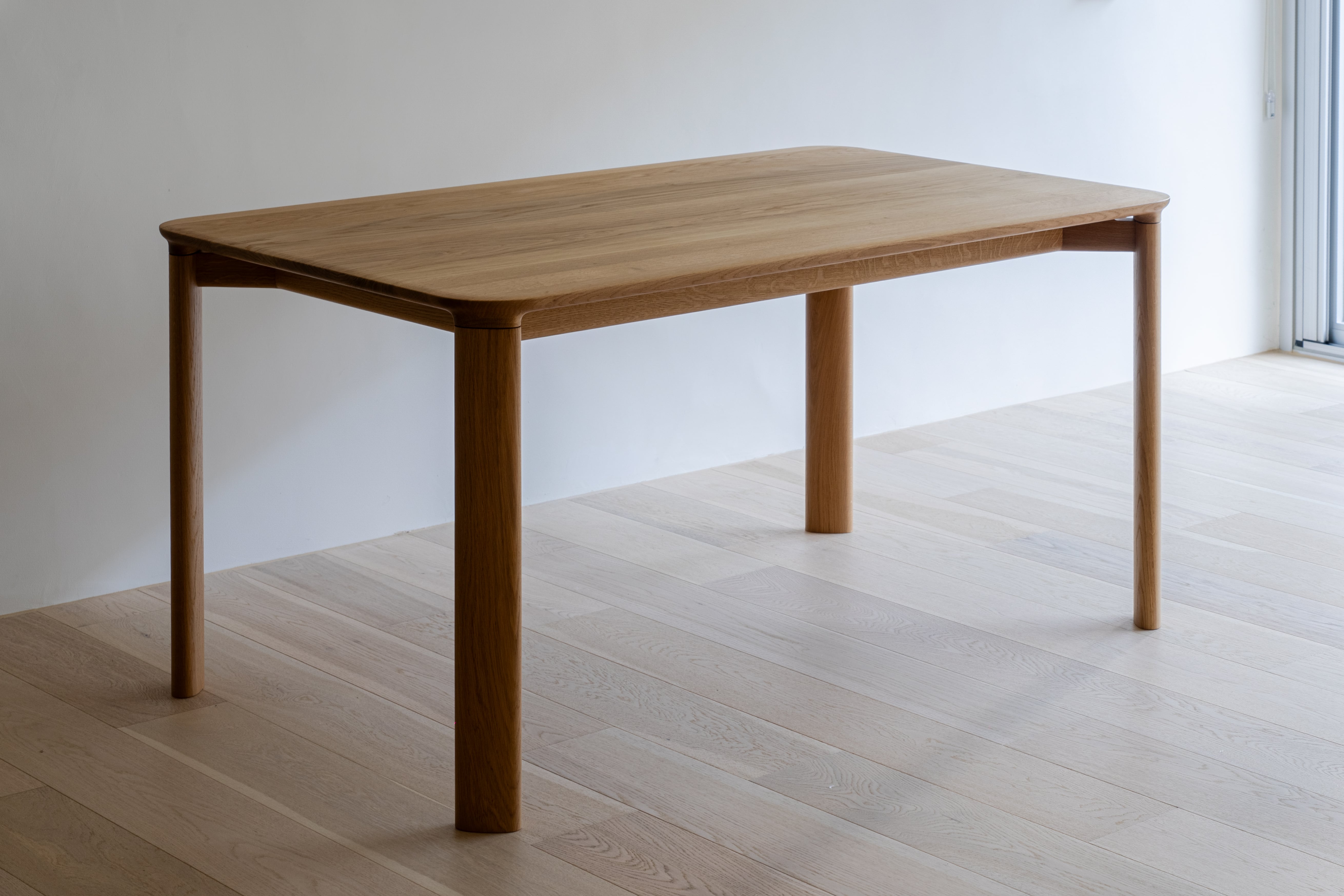 E02L Table