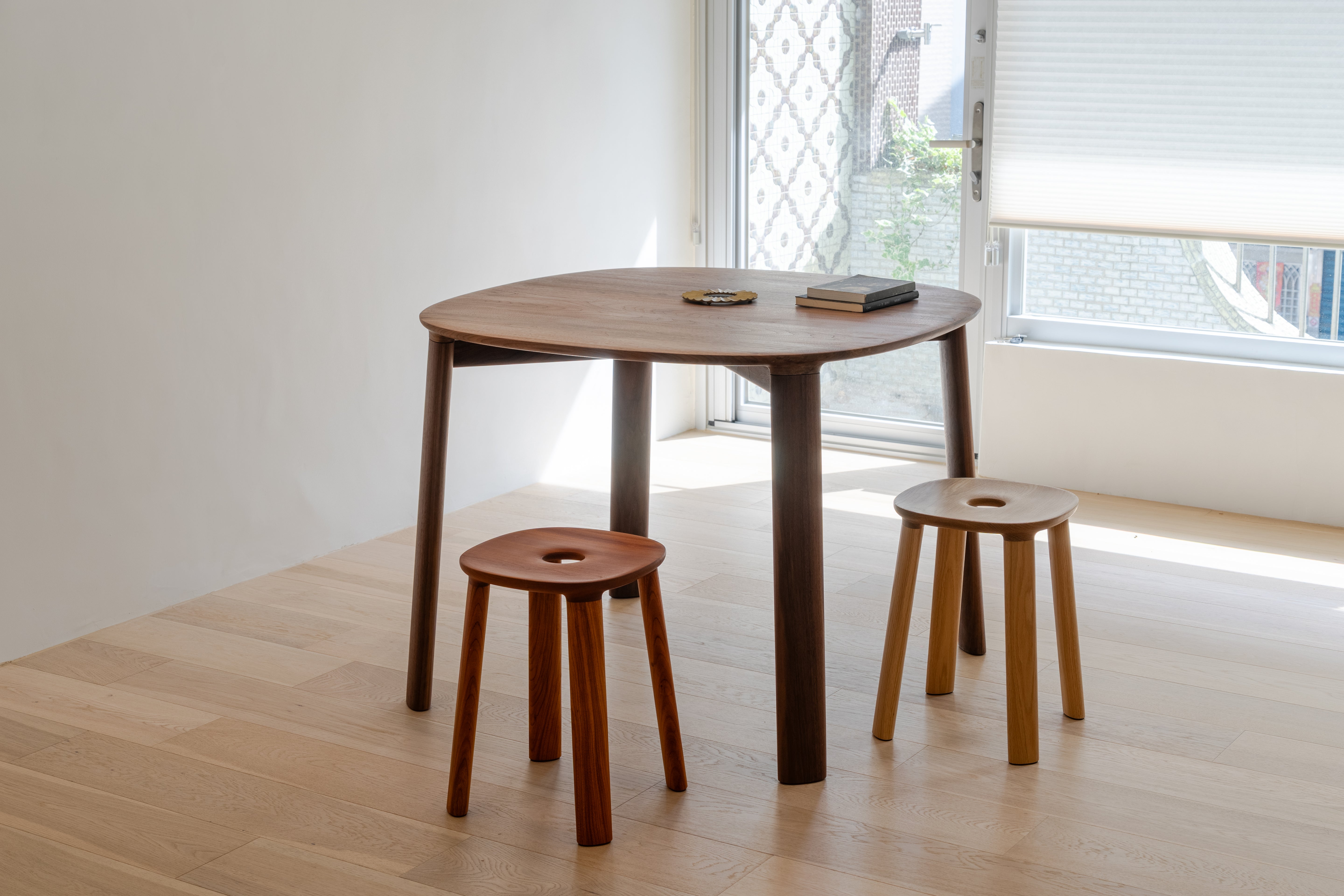 E02 Table