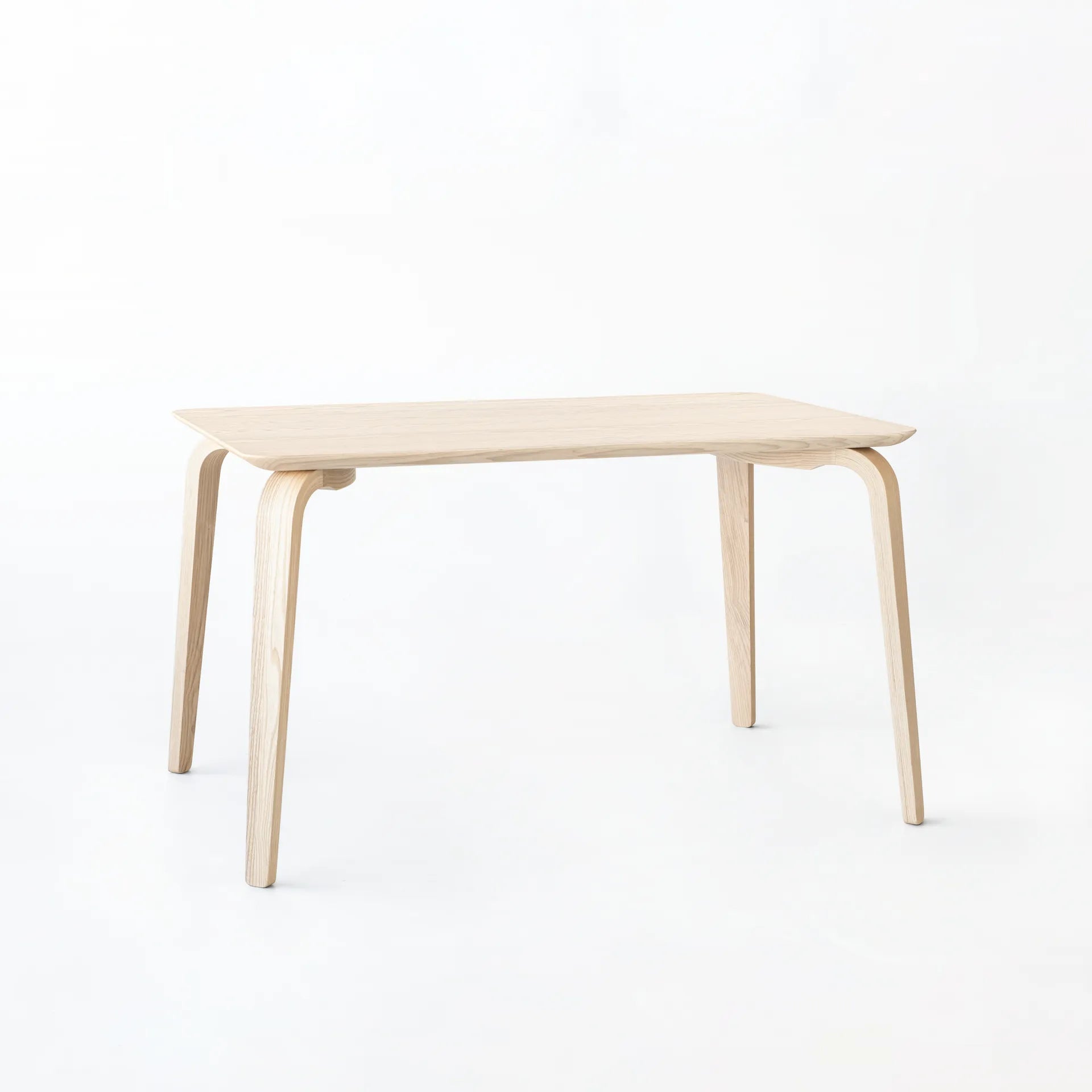 溪畔餐桌 Yy table